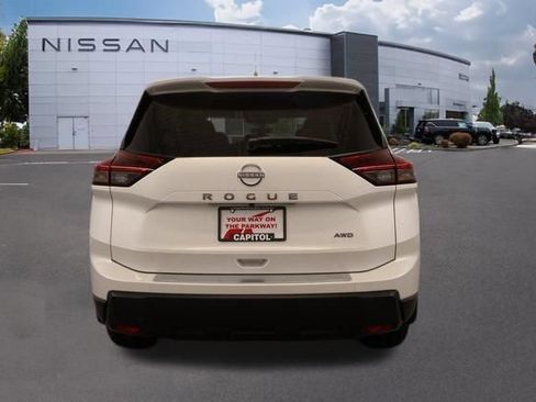 New 2026 Nissan Rogue SV w/ Cold Weather Package AWD/4WD image 4
