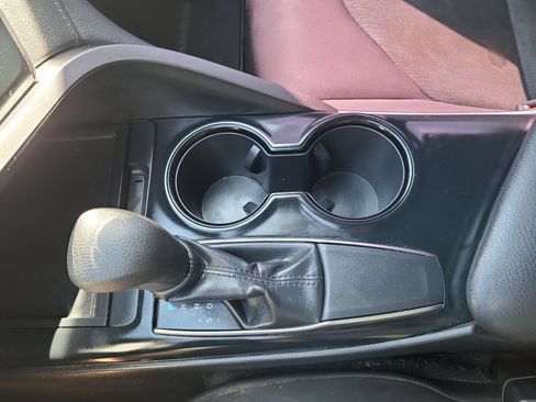 Used 2019 Toyota Camry LE FWD image 23