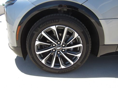Used 2024 Cadillac Lyriq Sport RWD image 4