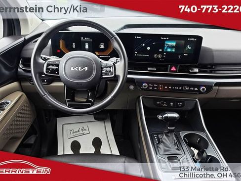 Used 2025 Kia Carnival FWD image 6