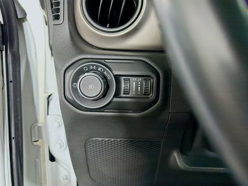 Used 2018 Jeep Wrangler Unlimited Sport S AWD/4WD image 17