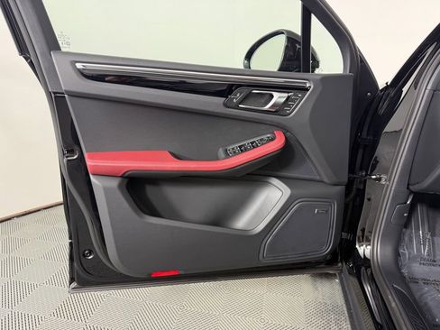 New 2026 Porsche Macan AWD/4WD image 19