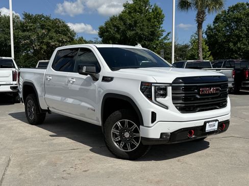 Used 2025 GMC Sierra 1500 AT4 AWD/4WD image 2