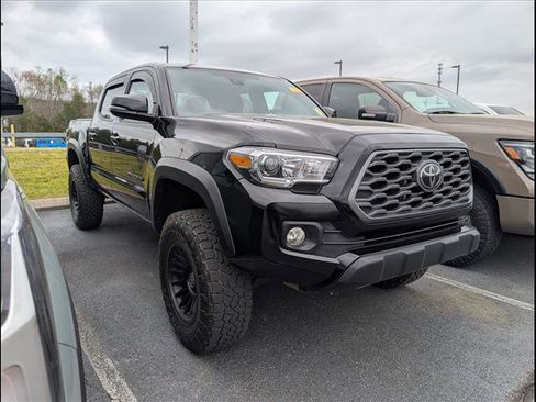 Used 2023 Toyota Tacoma TRD Off-Road image 1