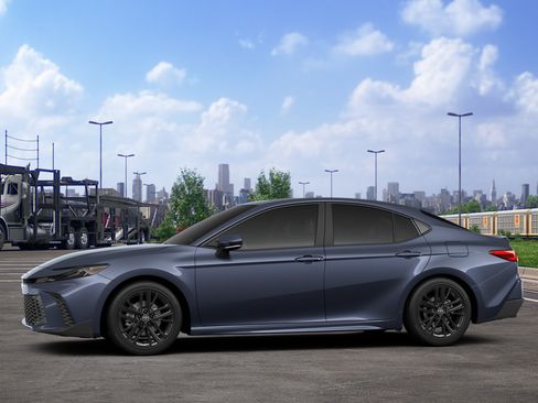 New 2026 Toyota Camry SE FWD image 5