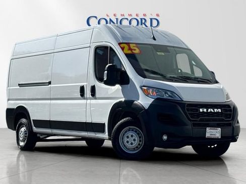 Used 2025 RAM ProMaster 2500 w/ Convenience Group FWD image 1