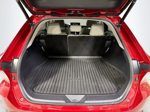 Used 2023 Toyota Venza LE image 20