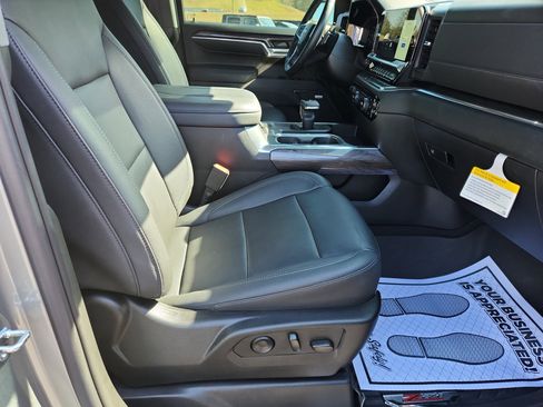 Used 2023 Chevrolet Silverado 1500 LTZ image 44