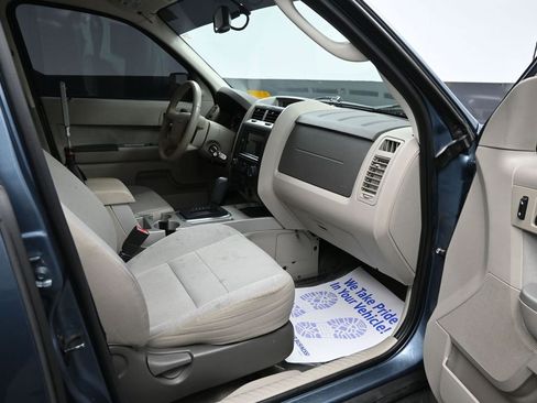 Used 2011 Ford Escape XLT image 17