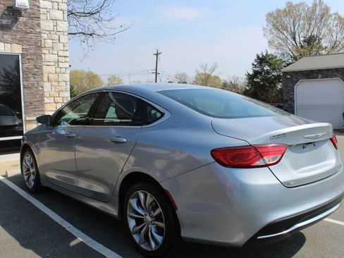 Used 2016 Chrysler 200 Limited FWD image 10