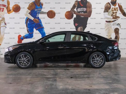 Used 2024 Kia Forte GT-Line w/ GT-Line Premium Package image 18