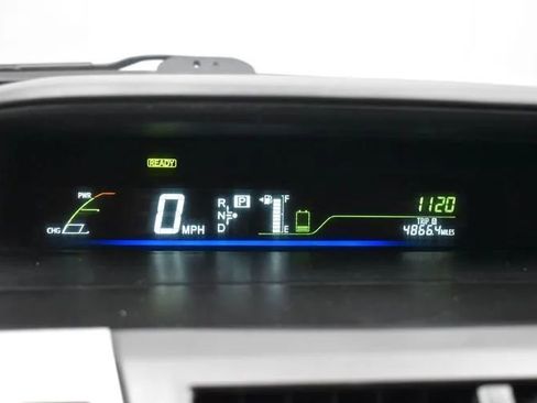 Used 2012 Toyota Prius V Three w/ Preferred Accessory Pkg FWD image 27