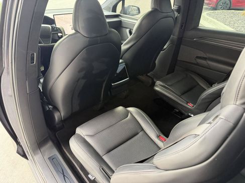 Used 2022 Tesla Model X Plaid AWD/4WD image 16