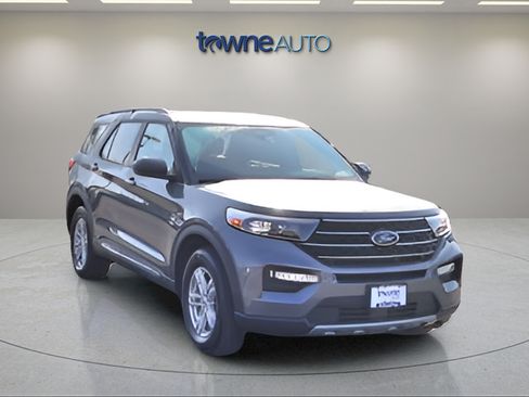 Used 2023 Ford Explorer XLT w/ Equipment Group 202A AWD/4WD image 10
