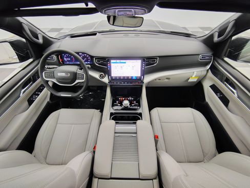New 2026 Jeep Grand Wagoneer Limited AWD/4WD image 2
