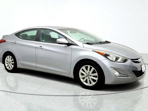 Used 2015 Hyundai Elantra SE w/ Option Group 02 FWD image 3