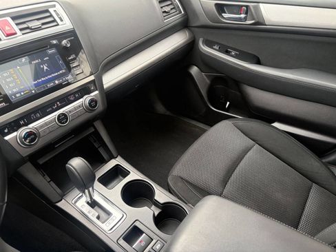 Used 2017 Subaru Outback 2.5i Premium image 16