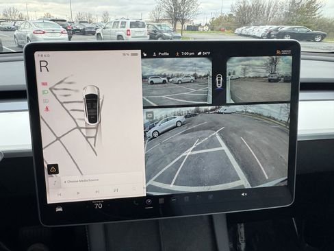 Used 2024 Tesla Model Y Long Range image 4