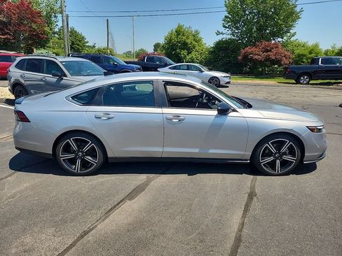 Used 2024 Honda Accord Sport image 7
