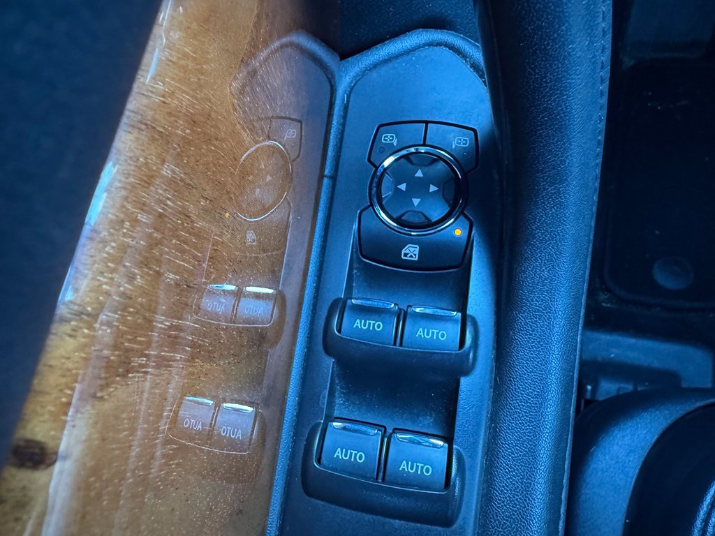 Used 2013 Lincoln MKS AWD image 15