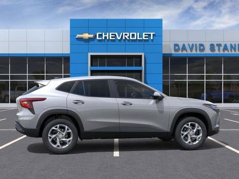Used 2026 Chevrolet Trax LS w/ LS Convenience Package FWD image 5