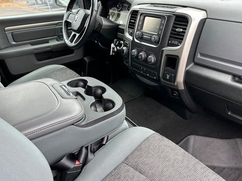 Used 2018 RAM 1500 Classic SLT w/ Luxury Group AWD/4WD image 17