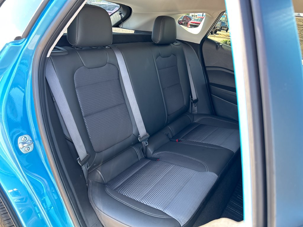Used 2025 Chevrolet Trax LT w/ LT Convenience Package FWD image 19