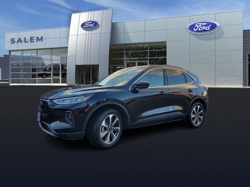 Used 2024 Ford Escape Platinum image 7