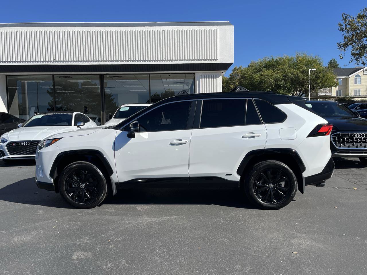 Used 2023 Toyota RAV4 XSE AWD/4WD image 18