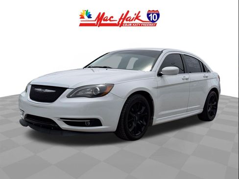 Used 2014 Chrysler 200 Limited w/ Sun/Sound Group FWD image 4