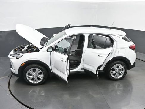 Used 2024 Buick Encore GX Preferred AWD/4WD image 61