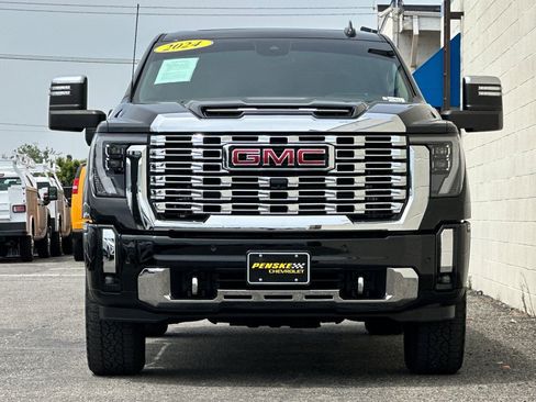 Certified 2024 GMC Sierra 2500 Denali w/ Denali Reserve Package image 9