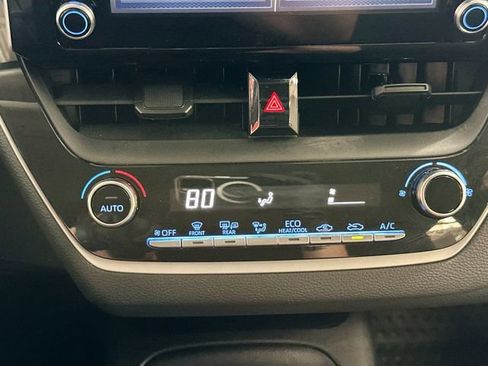 Used 2020 Toyota Corolla LE FWD image 13
