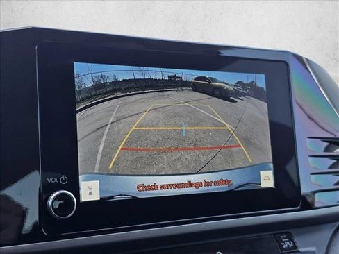 Used 2025 Toyota Camry LE image 21