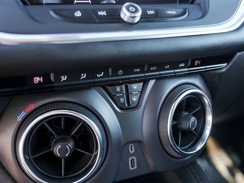 Used 2020 Chevrolet Blazer LT image 23