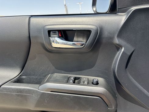 Used 2019 Toyota Tacoma TRD Sport RWD image 19