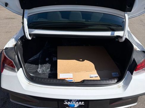 New 2026 Hyundai Elantra SEL FWD image 22