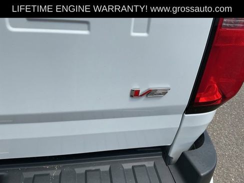 Used 2022 Chevrolet Colorado Z71 AWD/4WD image 32