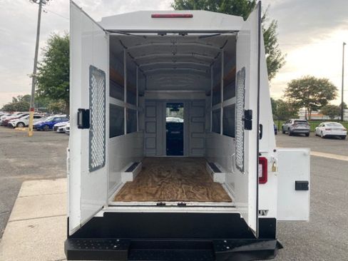 Used 2019 Mercedes-Benz Sprinter 144 image 13