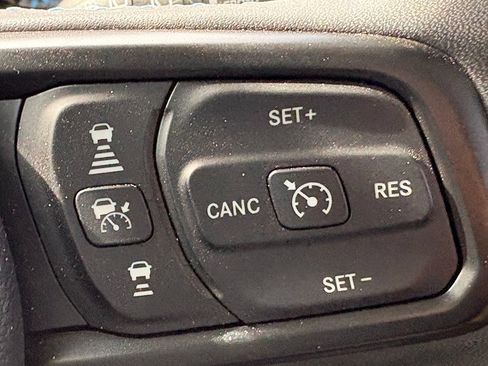 Used 2025 Jeep Wrangler Unlimited Rubicon 4xe w/ Safety Group AWD/4WD image 15