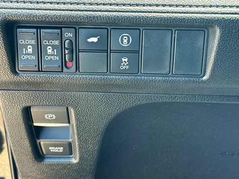 Used 2024 Honda Odyssey Sport image 9