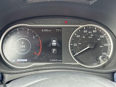 Used 2025 Nissan Versa SV FWD image 10