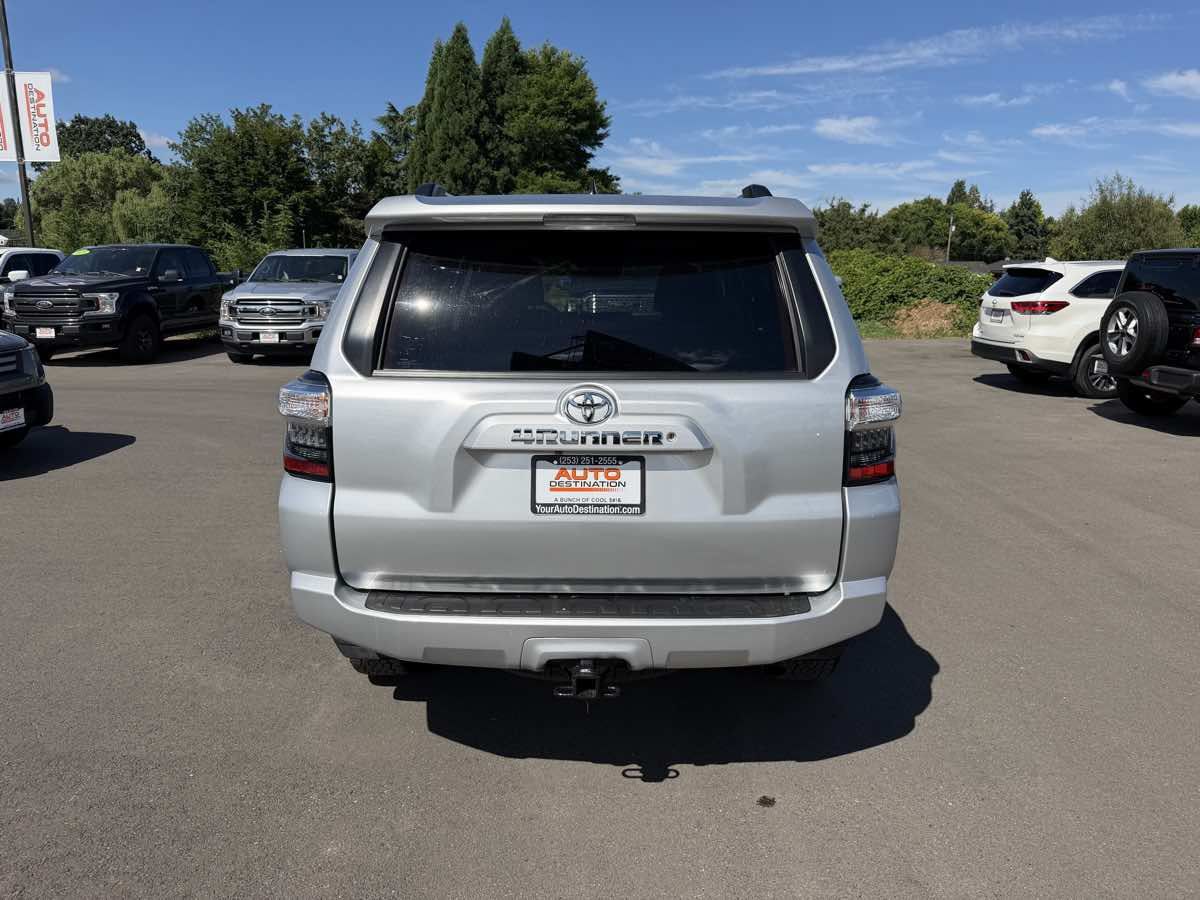 Used 2020 Toyota 4Runner SR5 AWD/4WD image 7