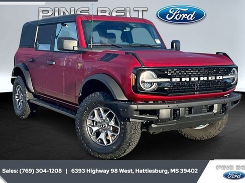 Used 2025 Ford Bronco Badlands image 1