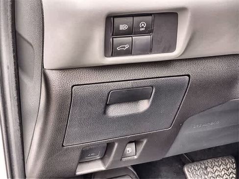 Used 2024 Toyota Highlander XLE image 29