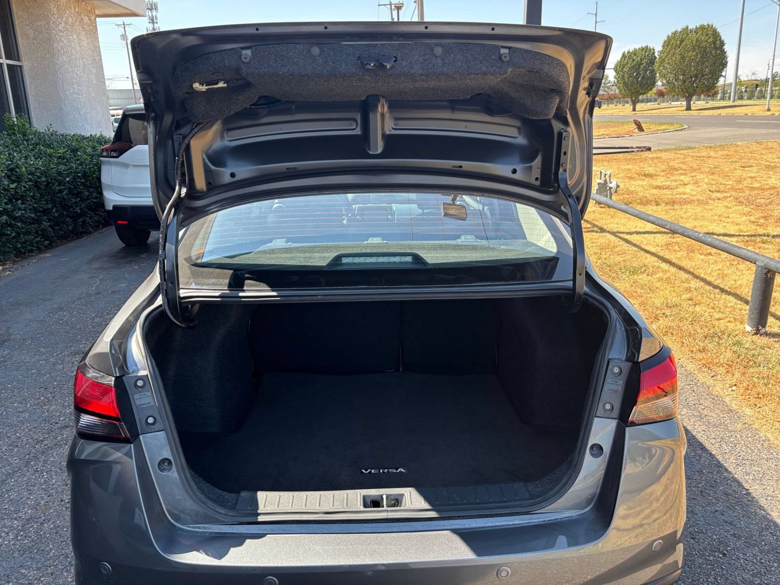 Used 2025 Nissan Versa SV FWD image 28