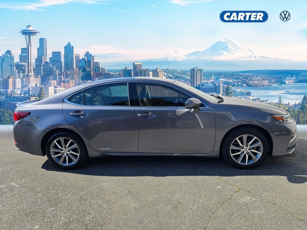 Used 2016 Lexus ES 300h w/ Navigation System Package FWD image 2