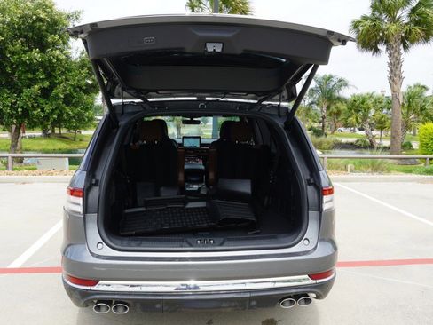 Used 2023 Lincoln Aviator Reserve w/ Equipment Group 201A AWD/4WD image 37