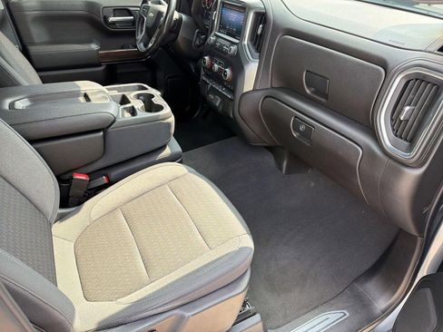 Certified 2021 Chevrolet Silverado 1500 LT AWD/4WD image 31