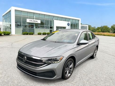 Certified 2024 Volkswagen Jetta SE FWD image 1